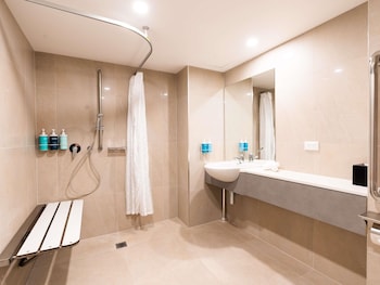 Deluxe Room, 1 Double Bed with Sofa bed, Accessible