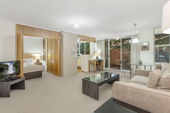 Classic Apartment, 1 Queen Bed, Kitchen, Courtyard Area