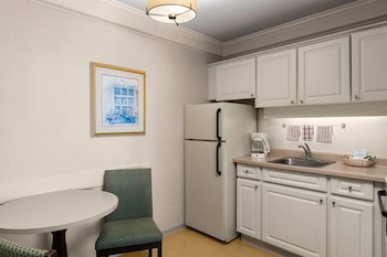 Studio Suite, 1 Queen Bed, Non Smoking