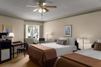 Room, 2 Queen Beds, Non Smoking