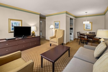 Suite, 1 Queen Bed, Non Smoking
