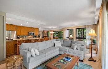 Condo, 2 Bedrooms (215)