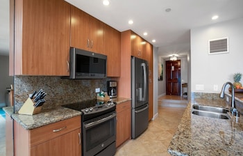 Condo, 2 Bedrooms (482)