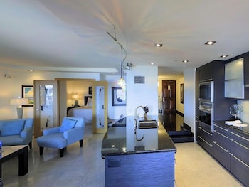 Condo, 2 Bedrooms, Ocean View (2111)
