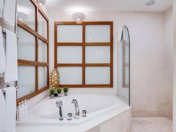 Condo, 2 Bedrooms (112)