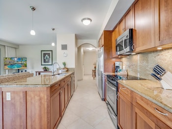 Condo, 2 Bedrooms, Ocean View (235)