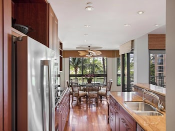 Condo, 3 Bedrooms (163)