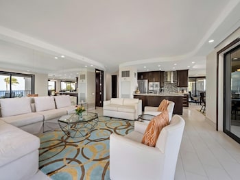Condo, 2 Bedrooms (155)