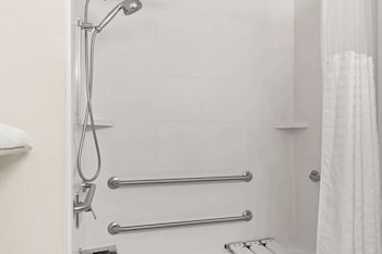 Standard Room, 1 King Bed, Accessible, Bathtub