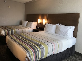 Room, 2 Queen Beds, Accessible, Non Smoking
