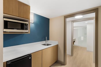 Suite, 1 King Bed with Sofa bed (Whirlpool)