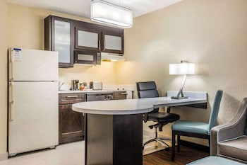 Suite, 2 Queen Beds, Non Smoking