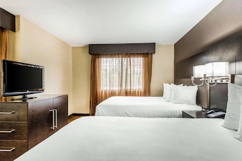Suite, 2 Queen Beds, Non Smoking