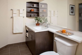 Suite, 2 Queen Beds (One Bedroom Suite - Double Bed)
