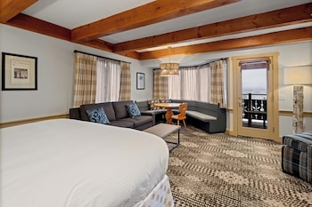 Room, 1 King Bed with Sofa bed, Mountain View (Pinnacle)