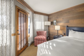 Room, 1 King Bed with Sofa bed (Edelweiss)