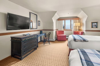 Loft, 2 Queen Beds (Hallstat)