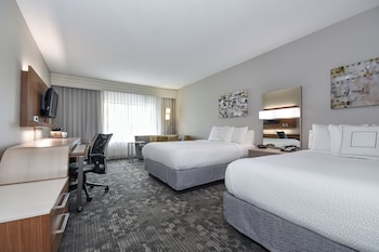 Room, Multiple Beds, Hearing Accessible (Accessible Bathtub)