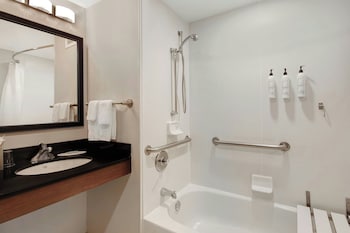 Room, 1 Queen Bed (Mobility/Hearing Accessible, Tub)