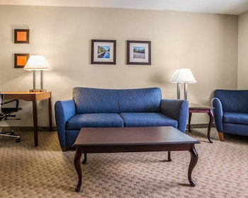 Suite, 1 King Bed with Sofa bed, Non Smoking