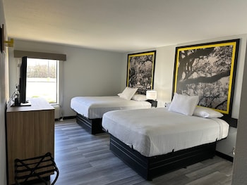 Double Room, 2 Queen Beds, Non Smoking