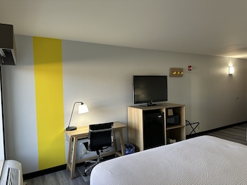1 King Bed, Studio Suite, Non-Smoking