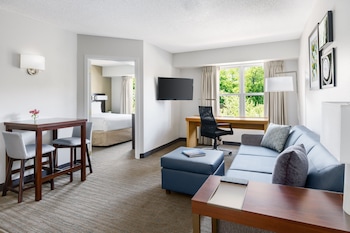 Suite, 1 Queen Bed with Sofa bed (Mobility Accessible, Tub)