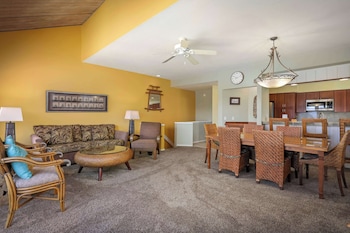 2-Bedroom 2-Bath Ocean View Suite