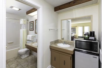 Signature Room - 2 Queen Beds
