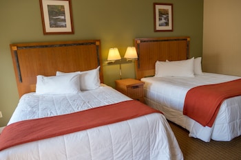 Room, 2 Queen Beds, River View
