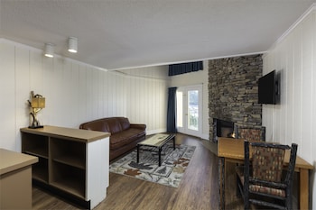 Signature Loft, 1 King Bed with Sofa bed, River View