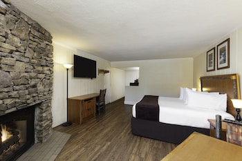 Signature Room, 1 King Bed, River View