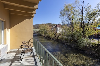 Room, 2 Queen Beds, River View