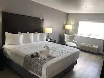 Standard Room, 1 King Bed, Mobility Accessible
