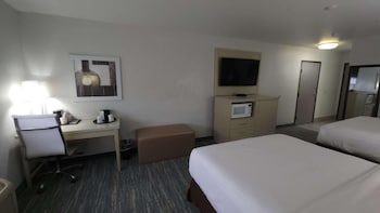 Standard Room, 2 Queen Beds, Pets Allowed