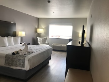 Standard Room, 1 King Bed, Mobility Accessible