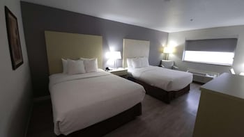 Standard Room, 2 Queen Beds, Pets Allowed
