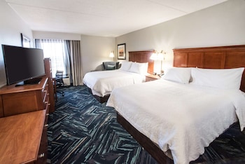 Standard room with two queen beds