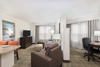 Suite, 1 King Bed, Accessible (Mobility & Hearing, Roll-in Shower)