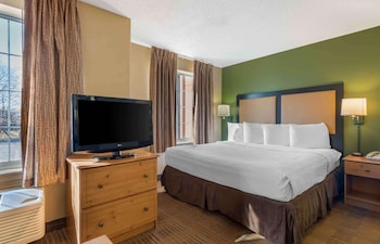 Room, 1 King Bed, Non Smoking, Kitchen