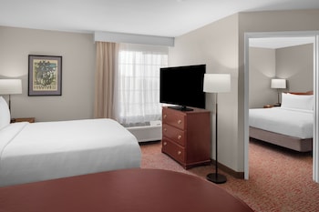 Double Suite with 1 King and 1 Queen