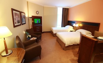 Standard Room, 2 Twin Beds (Classic Studio Twin)