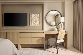 Room, 1 King Bed with Sofa bed, City View (Skyline View)
