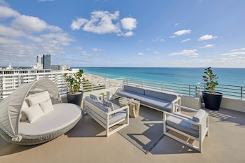 Presidential Suite, Balcony