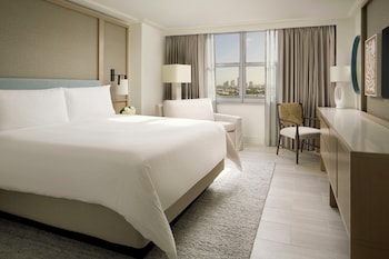 Room, 1 King Bed with Sofa bed, City View (Skyline View)