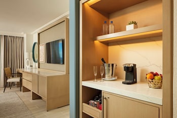 Room, 1 King Bed with Sofa bed, Balcony, Oceanfront