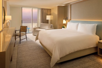 Room, 1 King Bed with Sofa bed, Balcony, Oceanfront