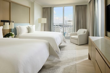 Suite, 1 Bedroom, Balcony, Partial Ocean View