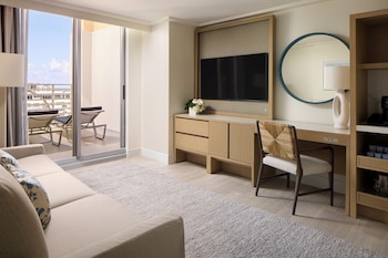 Suite, 1 Bedroom, Balcony, Partial Ocean View