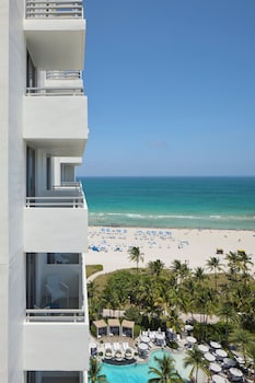 Suite, 1 King Bed, Balcony, Oceanfront